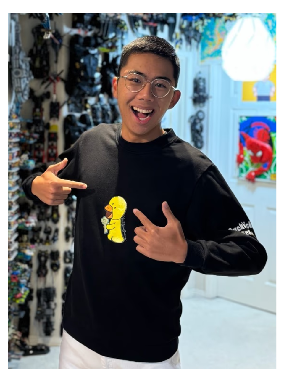 Sweatshirt